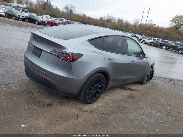 2024 TESLA MODEL Y 7SAYGDEE7RA298930 Photo 3