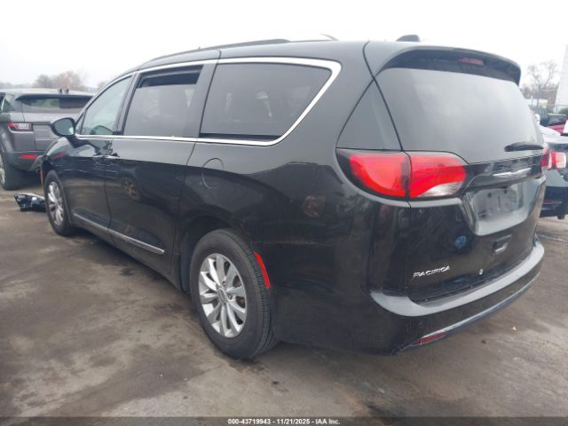 2019 CHRYSLER PACIFICA 2C4RC1BG0KR650762 Photo 2