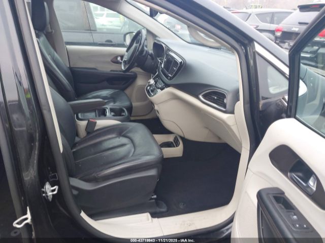 2019 CHRYSLER PACIFICA 2C4RC1BG0KR650762 Photo 4