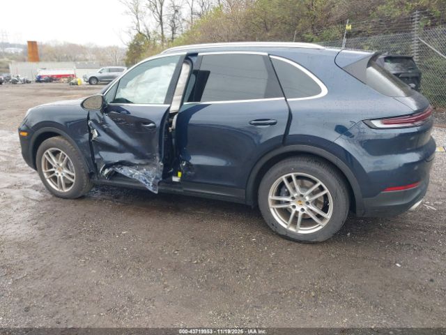 2024 PORSCHE CAYENNE WP1AA2AY5RDA01425 Photo 2