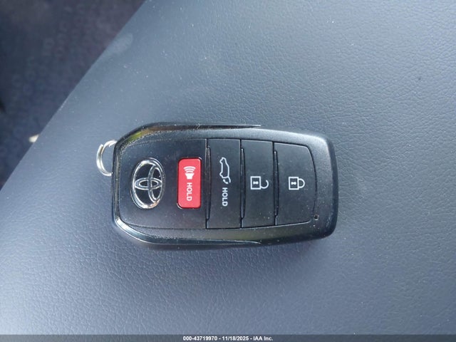 43719970 :رقم المزاد ، 7MUFBABG3RV054963 vin ، 2024 Toyota Corolla Cross Hybrid Xse مزاد بيع
