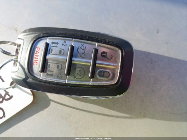 2019 CHRYSLER PACIFICA 2C4RC1BG0KR575352 Photo 10