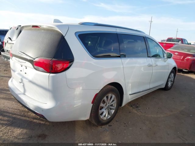 2019 CHRYSLER PACIFICA 2C4RC1BG0KR575352 Photo 3