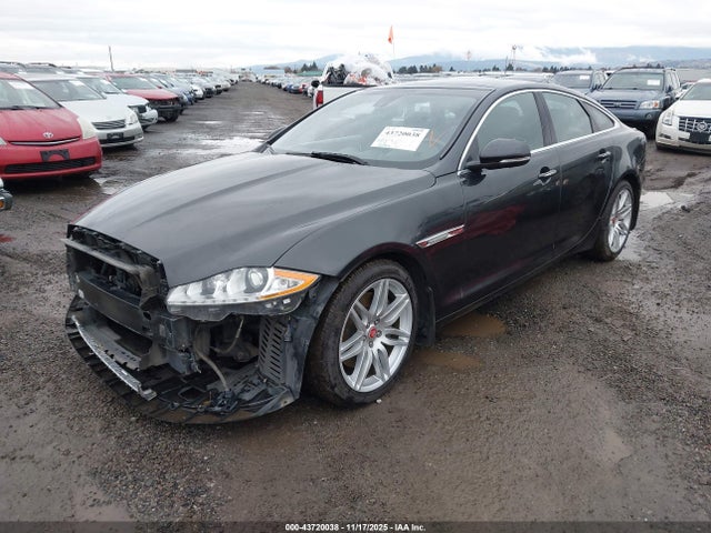 Jaguar XJ 2015 SAJXJ1CDXF8V79042 Image 14
