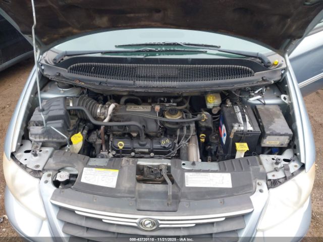 2005 CHRYSLER TOWN & COUNTRY 2C8GP54L95R429693 Photo 9