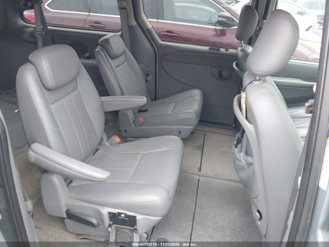 2005 CHRYSLER TOWN & COUNTRY 2C8GP54L95R429693 Photo 7