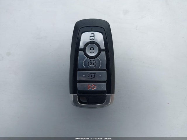 1FMCU9J9XLUB16219 Ford Escape Titanium