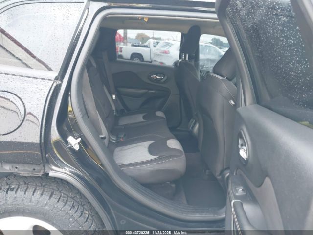 2017 JEEP CHEROKEE 1C4PJLASXHW548061 Photo 7