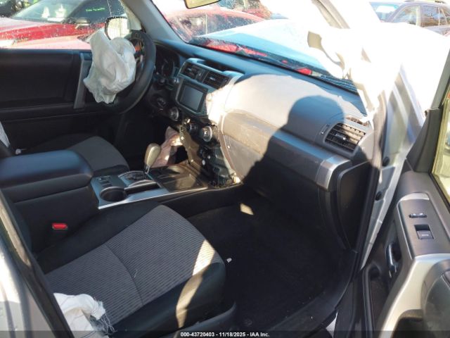 2017 TOYOTA 4RUNNER JTEZU5JR5H5162139 Photo 4