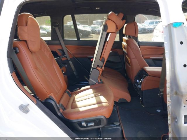 2025 BMW X7 5UX33EM06S9Z55281 Photo 7
