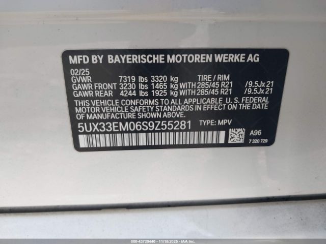 2025 BMW X7 5UX33EM06S9Z55281 Photo 8