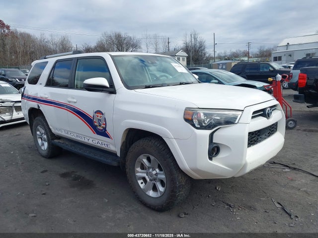 Продажа на аукционе авто 2020 Toyota 4runner Sr5, vin: JTEBU5JR4L5772818, номер лота: 43720682