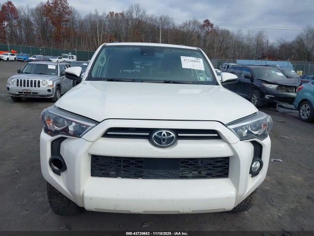 Продажа на аукционе авто 2020 Toyota 4runner Sr5, vin: JTEBU5JR4L5772818, номер лота: 43720682