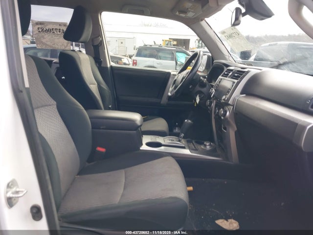Продажа на аукционе авто 2020 Toyota 4runner Sr5, vin: JTEBU5JR4L5772818, номер лота: 43720682