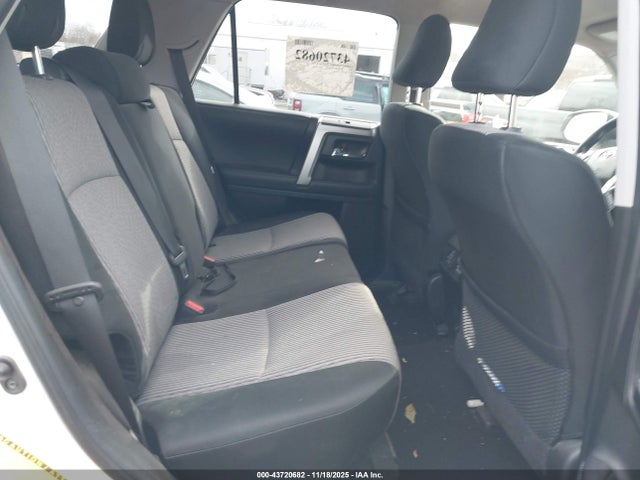 Продажа на аукционе авто 2020 Toyota 4runner Sr5, vin: JTEBU5JR4L5772818, номер лота: 43720682