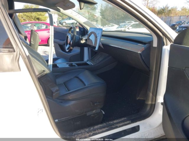 2022 TESLA MODEL Y 7SAYGDEE1NF321826 Photo 4