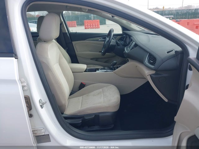 W04GL6SX8J1061458 Buick Regal Sportback Preferred