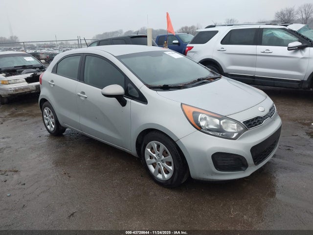 2013 Kia Rio Ex მანქანა იყიდება აუქციონზე, vin: KNADN5A3XD6196585, აუქციონის ნომერი: 43720844