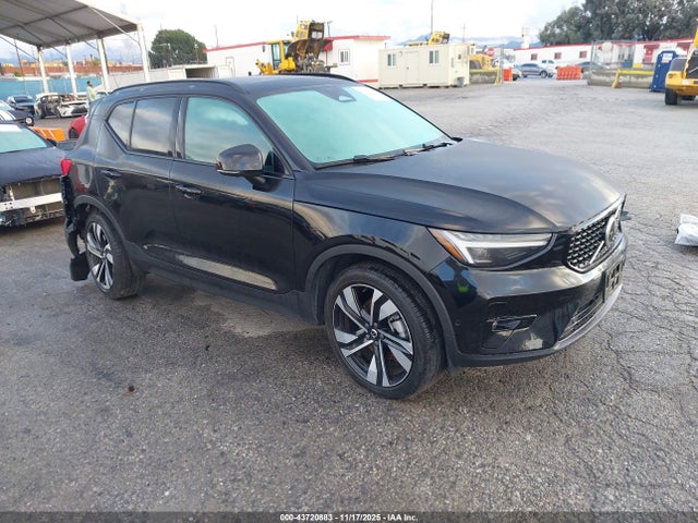 2024 VOLVO XC40 YV4L12UM7R2261482