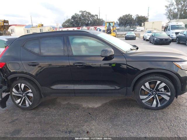 YV4L12UM7R2261482 Volvo Xc40 B5 Ultimate Dark Theme