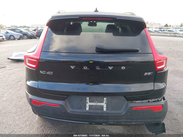 YV4L12UM7R2261482 Volvo Xc40 B5 Ultimate Dark Theme
