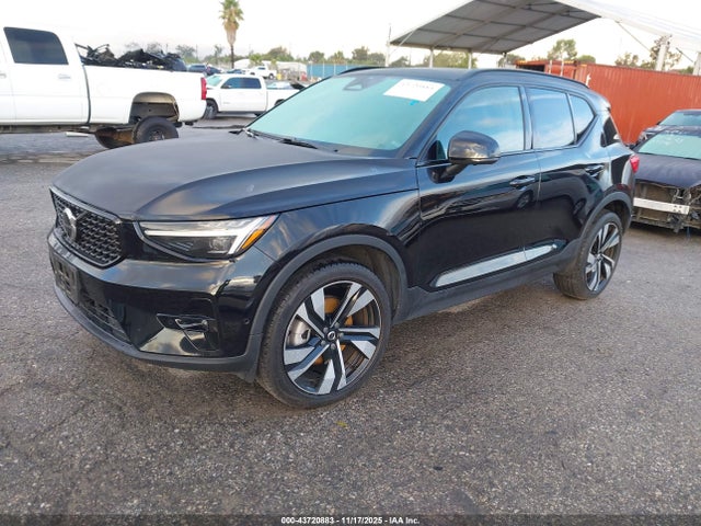 2024 VOLVO XC40 YV4L12UM7R2261482 Photo 1