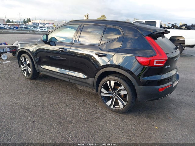 2024 VOLVO XC40 YV4L12UM7R2261482 Photo 2