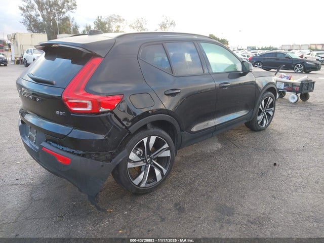 2024 VOLVO XC40 YV4L12UM7R2261482 Photo 3