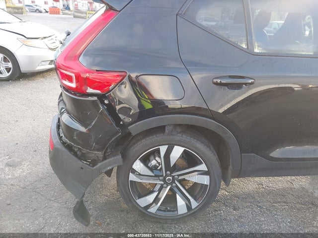 2024 VOLVO XC40 YV4L12UM7R2261482 Photo 5