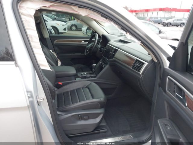 2018 VOLKSWAGEN ATLAS 1V2NR2CAXJC500578 Photo 4