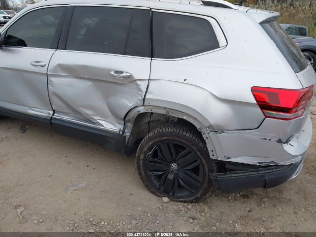 2018 VOLKSWAGEN ATLAS 1V2NR2CAXJC500578 Photo 5