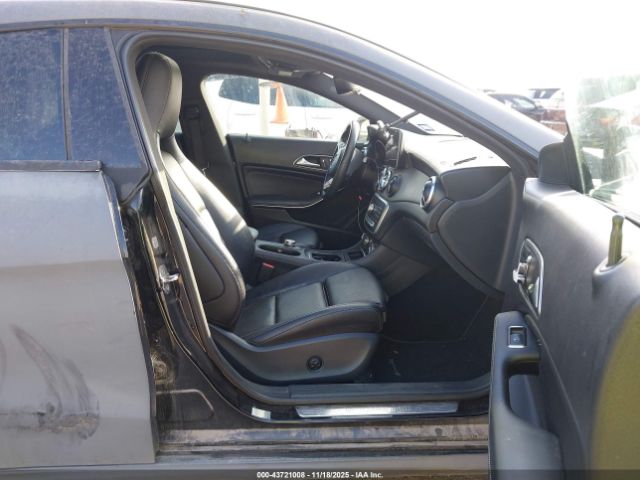 2019 MERCEDES-BENZ CLA 250 WDDSJ4EB4KN698650 Photo 4