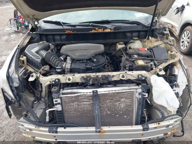 2017 CADILLAC XT5 1GYKNDRS3HZ136002 Photo 9