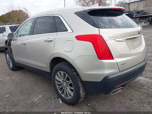 2017 CADILLAC XT5 1GYKNDRS3HZ136002 Photo 2