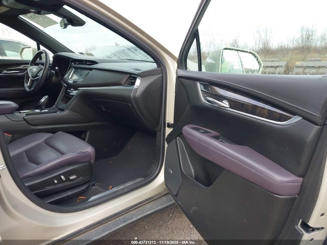 2017 CADILLAC XT5 1GYKNDRS3HZ136002 Photo 4