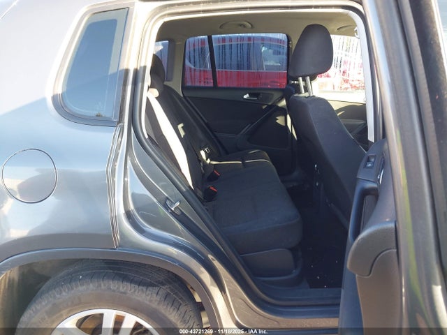 WVGAV7AX4FW506099 Volkswagen TIGUAN S