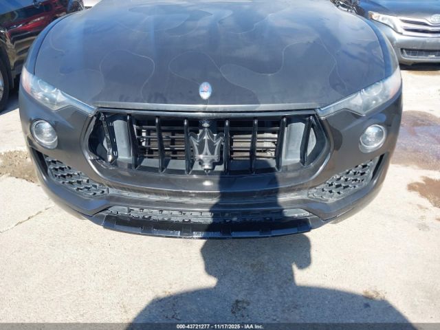 2017 MASERATI LEVANTE ZN661XUS3HX226921 Photo 5