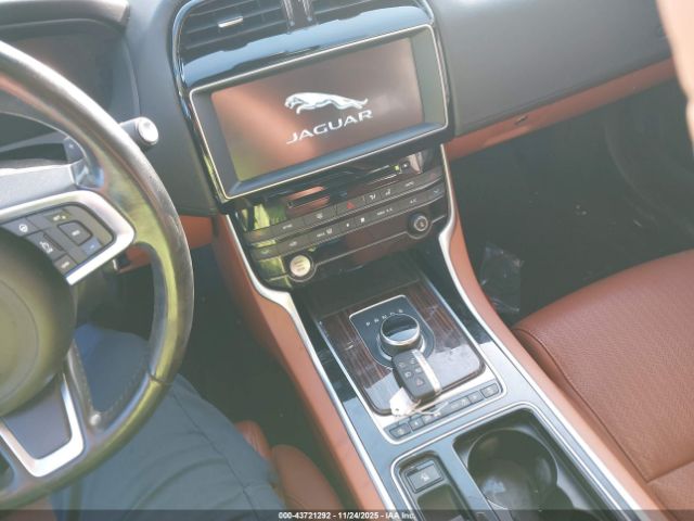 2018 JAGUAR XE SAJAH4EV2JCP17140 Photo 10