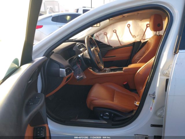 2018 JAGUAR XE SAJAH4EV2JCP17140 Photo 4