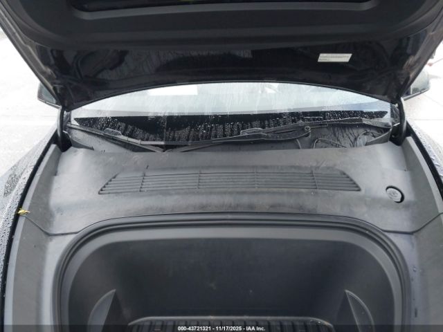 2023 TESLA MODEL Y 7SAYGDEF4PF847654 Photo 9