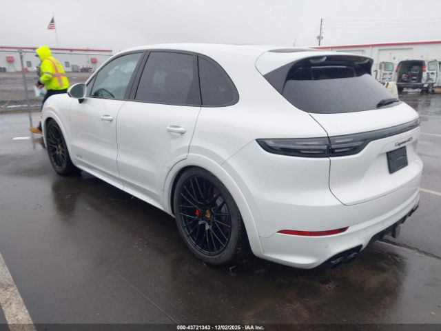 2021 PORSCHE CAYENNE WP1AG2AY8MDA33941 Photo 2