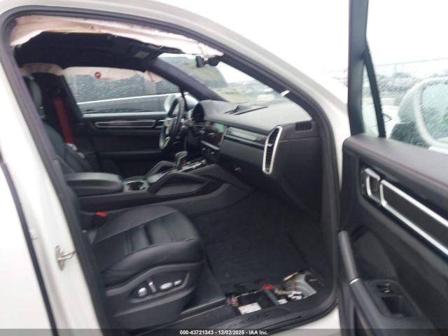 2021 PORSCHE CAYENNE WP1AG2AY8MDA33941 Photo 4