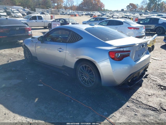 2017 TOYOTA 86 JF1ZNAA17H9703095 Photo 2