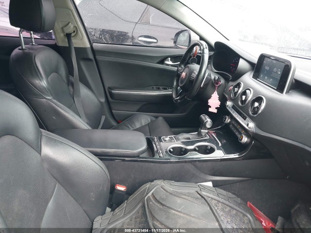 KNAE15LA1J6040880 KIA Stinger