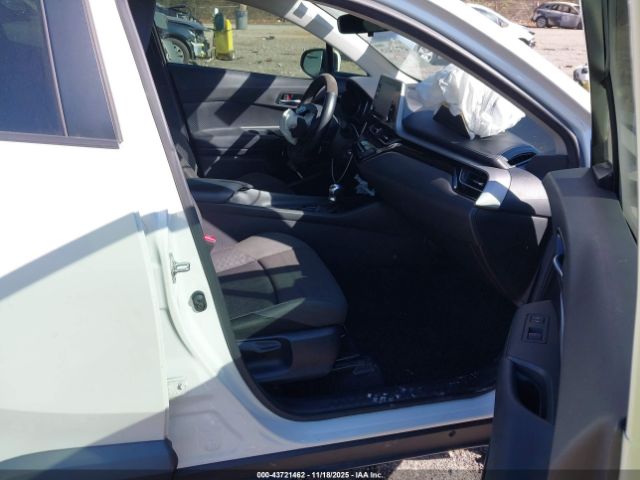 2021 TOYOTA C-HR JTNKHMBX9M1106896 Photo 4