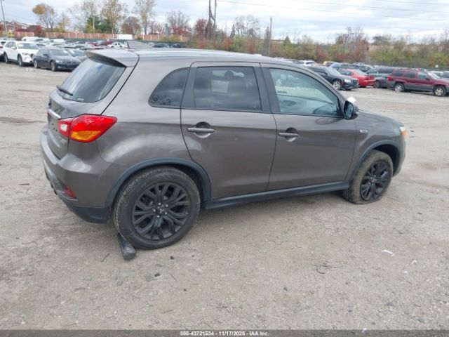 2018 MITSUBISHI OUTLANDER SPORT JA4AR3AU5JU003588 Photo 3