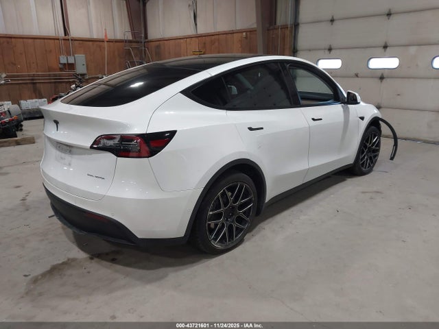 2020 TESLA MODEL Y 5YJYGDEE7LF011058 Photo 3