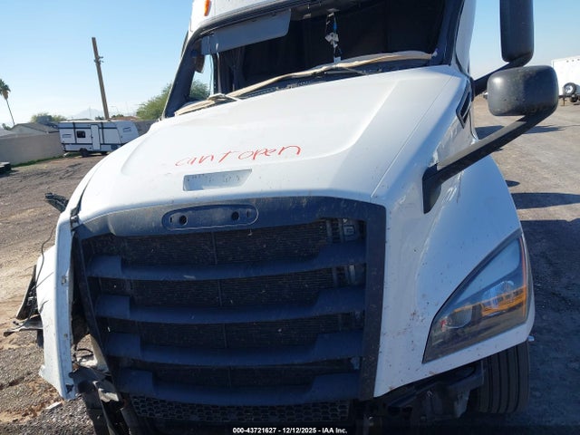 3AKJHHDR1SSVW9636 Freightliner Cascadia 1