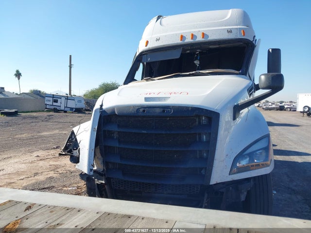 3AKJHHDR1SSVW9636 Freightliner Cascadia 1