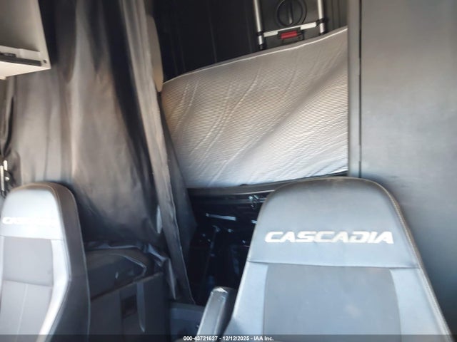 3AKJHHDR1SSVW9636 Freightliner Cascadia 1